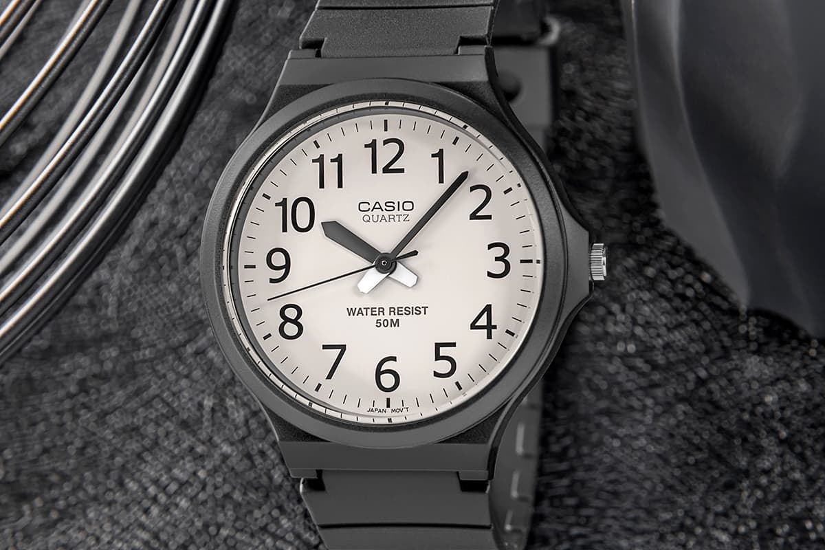 Casio MW-240-7BVDF Męski Zegarek, Wygodny Pasek, Box ⌚