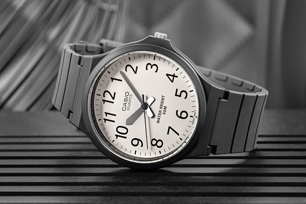 Casio MW-240-7BVDF Męski Zegarek, Wygodny Pasek, Box ⌚