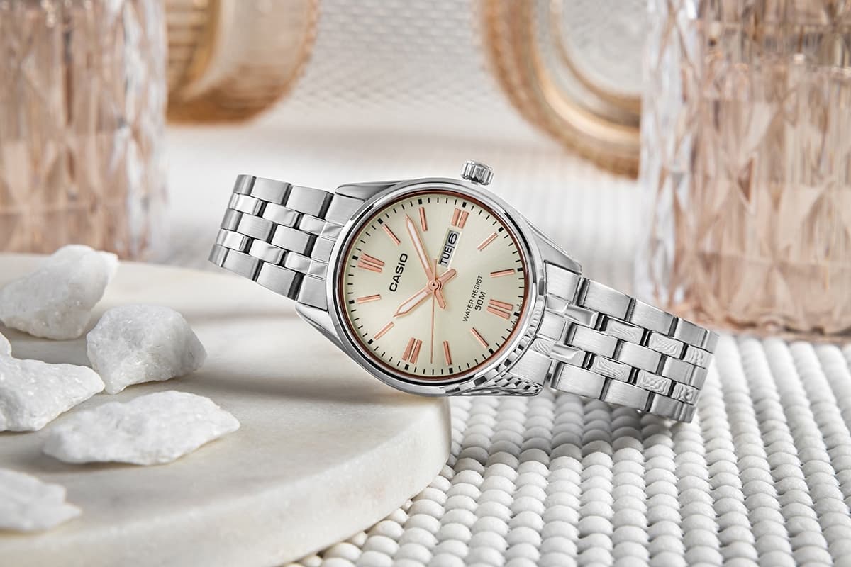 Elegancki damski zegarek CASIO LTP-1335D-9AVDF w pudełku 🎁